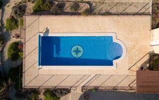 Vista aérea de la piscina